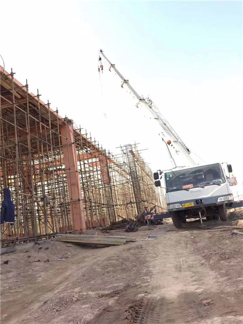 德宏吊车作业的安全注意事项有哪些？