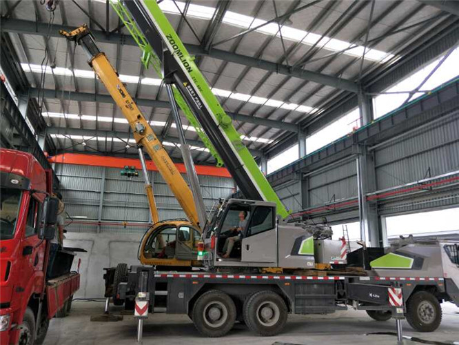 德宏高空车出租需要注意哪些安全事项？