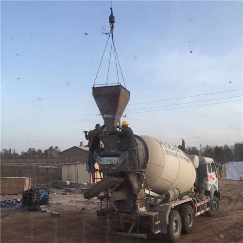 德宏“精准瞄准”—— 吊车的 “定位导航” 技术